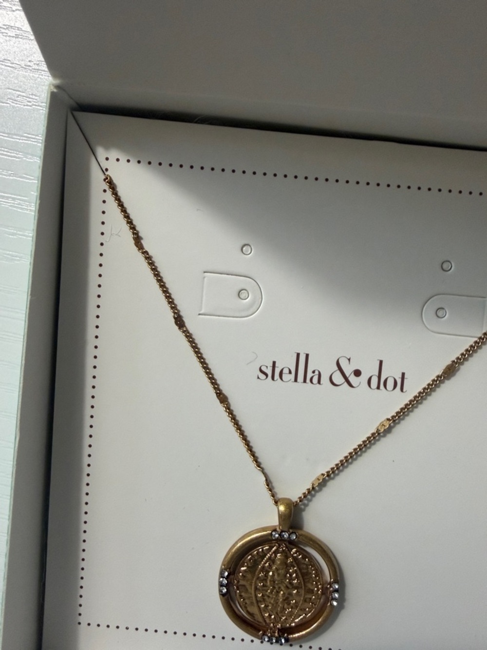 Stella & Dot Gold Textured Medallion Pendant Necklace - Picture 7 of 10